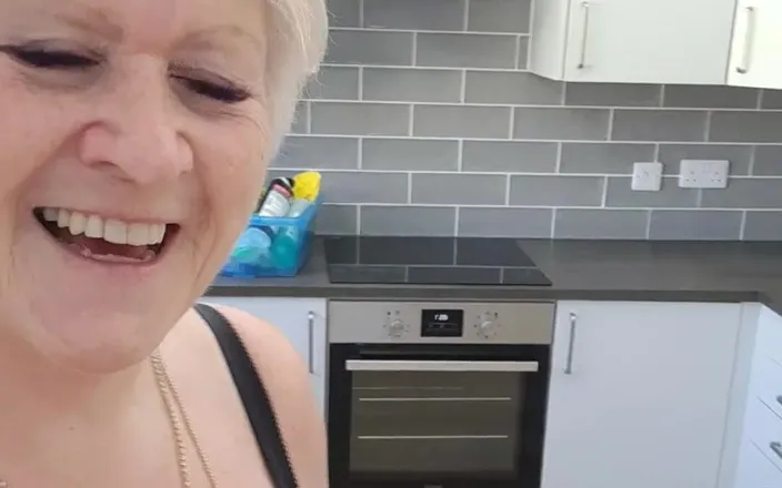 Uk Joolz: I've got my keys to my new home, let me...