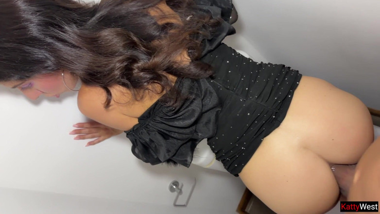Katty West: Sesso anale rischioso nel bagno di un nightclub - Sconosciuto che...