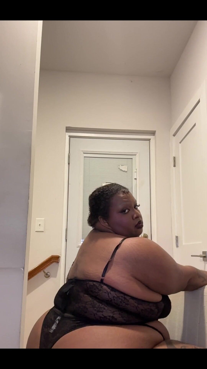 Monique Starr: Can I Ride You Like This?
