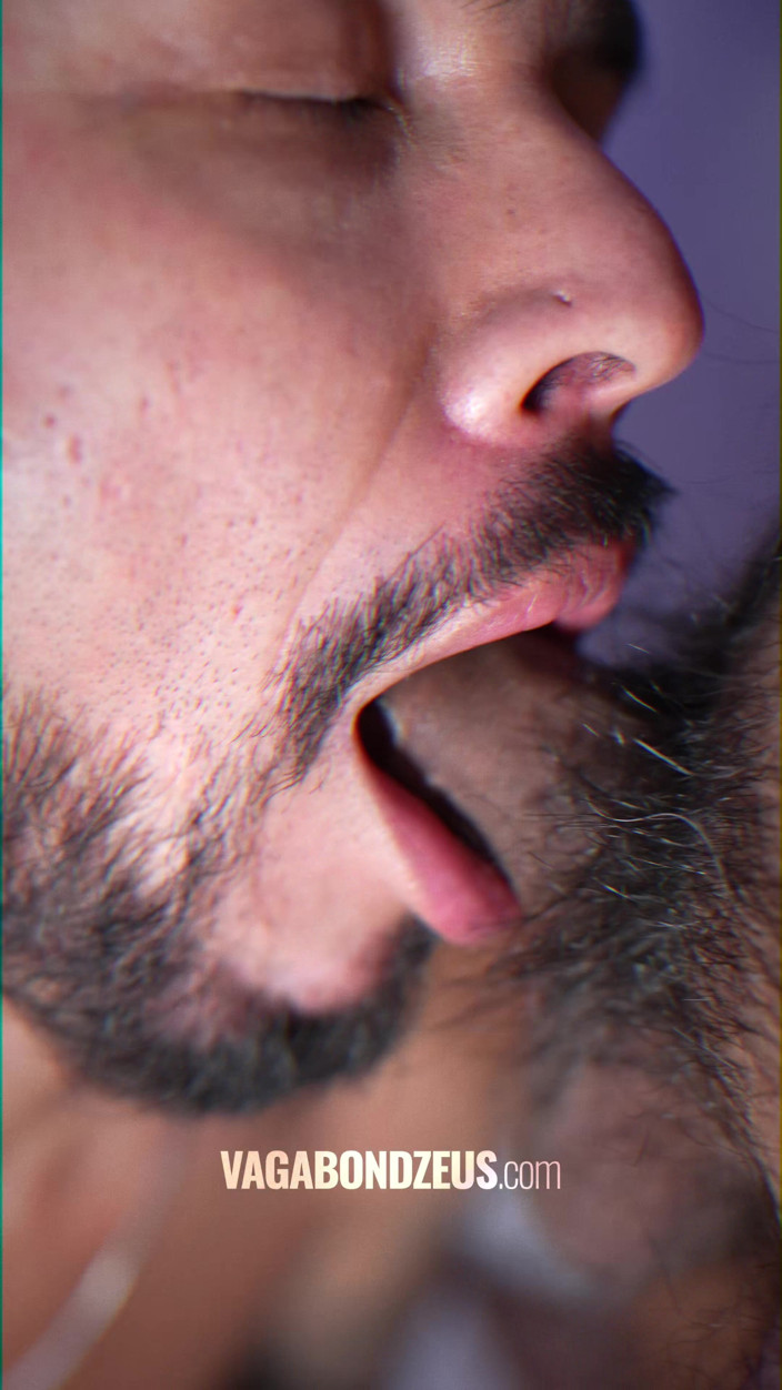 VagabondZeus - Erotic Filmmaker: Brasiliansk japansk pojke knullas pOV -scen