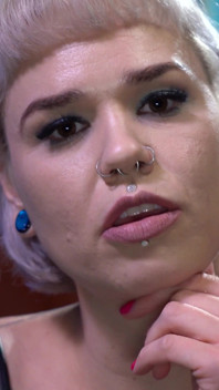 Blicken Sie Auf Rubys Zunge Mit Ruby Krawallen