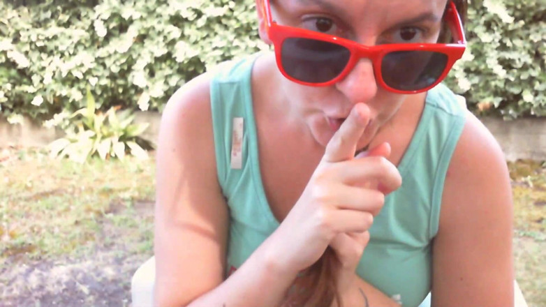 Nicoletta Embassi: Wearing Sunglasses Outdoors
