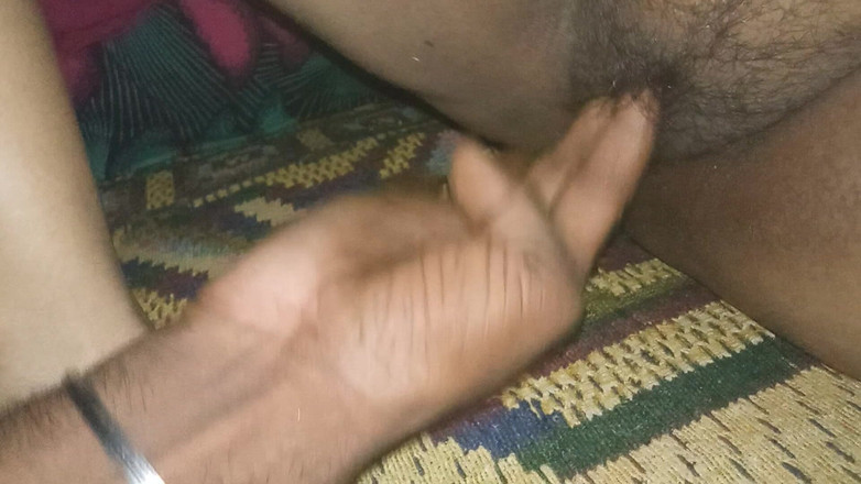 Raja puja: Darty, bhabhi desi indienne bengalie à gros nichons, parle et baise...