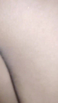Seksi Hintli genç üvey kız kardeş Angel Daisy evde yalnızken üvey erkek kardeşi Johnny ile sert sikişiyor ve boşalıyor