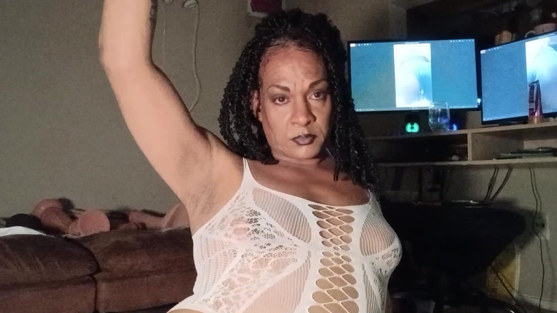 KNKY Bee: 额外的马虎深喉