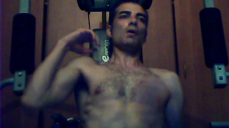 ceien: Striptis Ceien, nikmati perempuan jalang