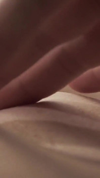 Slow-motion romantisch poesje scheren en aanraken