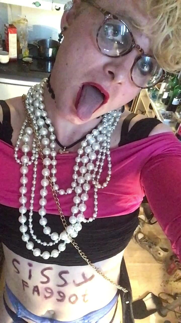 Sissy Cindy Slut: Сіссі Весело