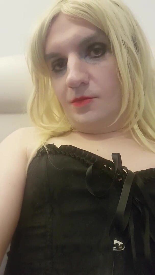 TrannySexyFeet: Éjaculation sur des pieds de trans sexy vol. 1 - 25 min