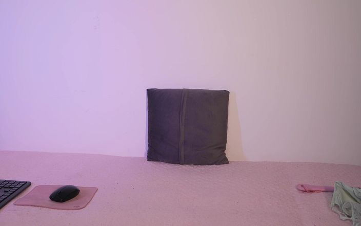 Stella Cardo: Masturbação com vibrador