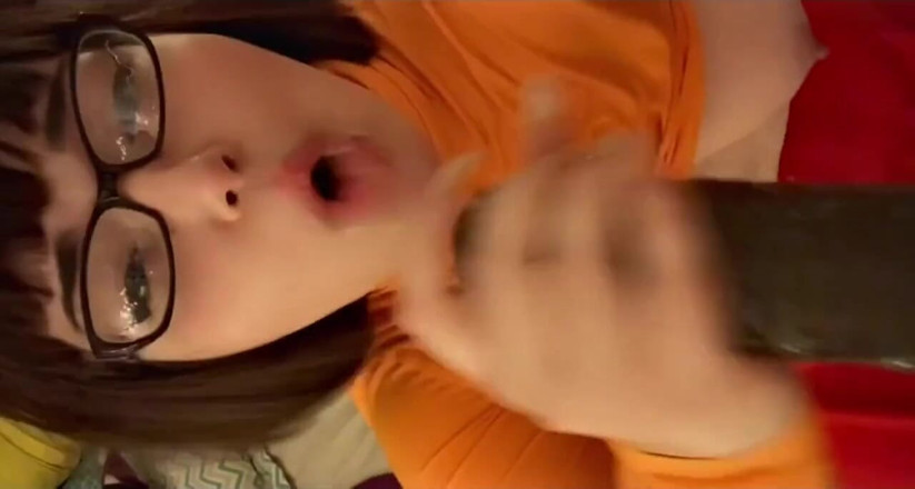 LexxiBakk: Velma adore les grosses bites noires