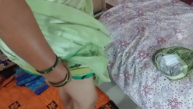 Hemant: Desi Marathi tante Mc Pad kleedt zich om