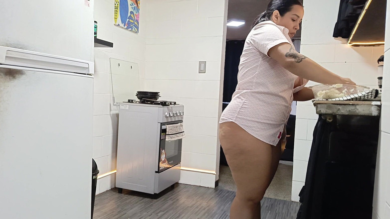 SugarPose: Stephanie mostra le sue tette e il culo