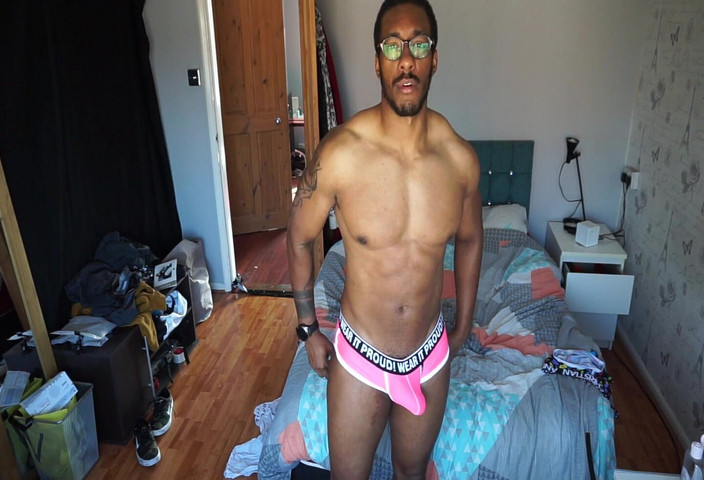 Amadeus: Hier ist ein Update-Video von was Ich diesen Monat mache,...