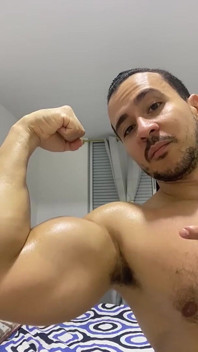 Great Muscular Adoration of a Super Horny Latino
