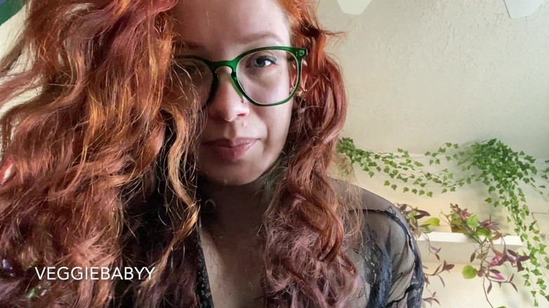 Veggiebabyy: I Spit in Ur Mouth While U Fuck My Hand