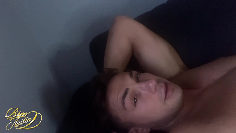 Brees Lair: 邻居看着我吮吸一个被撕裂的大黑肌肉神