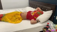 Teyzemin göğüslerini görünce onu sikmek istedim.