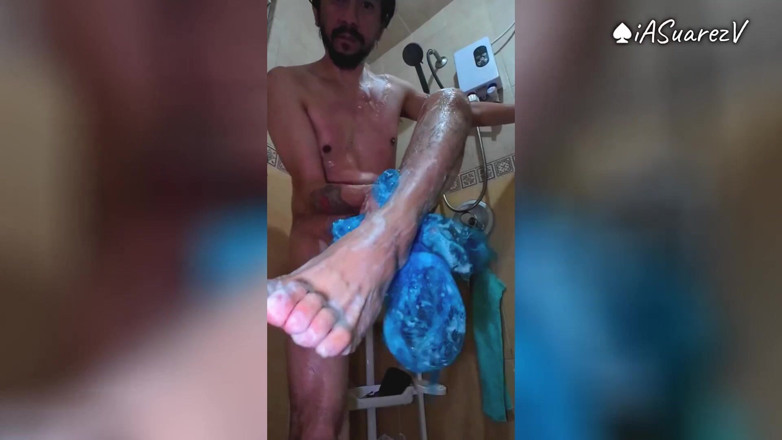AntuanSV 4 men: Naked and Mature Man Bathes in Front of the Camera,...