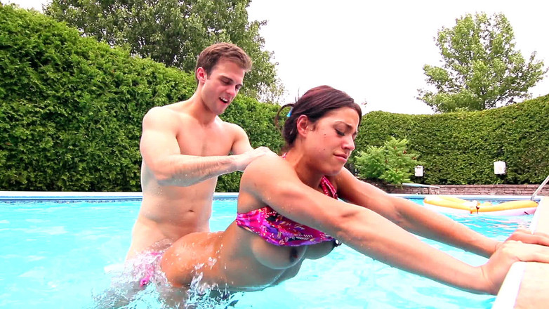 Pegasus amateurs only: Gorąca impreza przy basenie