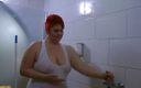 Anna Devot and Friends: Annadevot - Transparent baddräkt under duschen