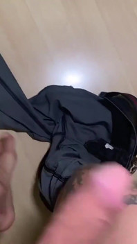 Já, ta obří brunetka a lízám jí zadek