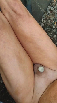 Cewek seksi ini digilir sama banyak cowok di luar ruangan!
