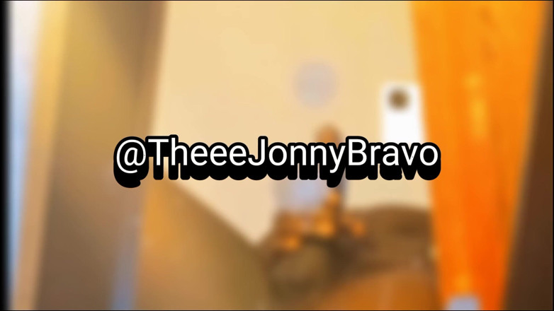 TheeeJonnyBravo: Caution Wear Headsets! I Wish I Had Better Equipment