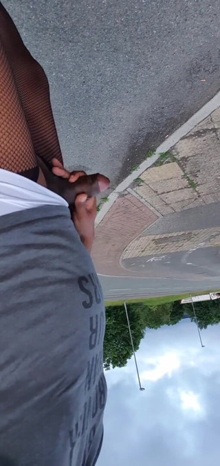 Lingeriemanx69: Wanking crossdresser