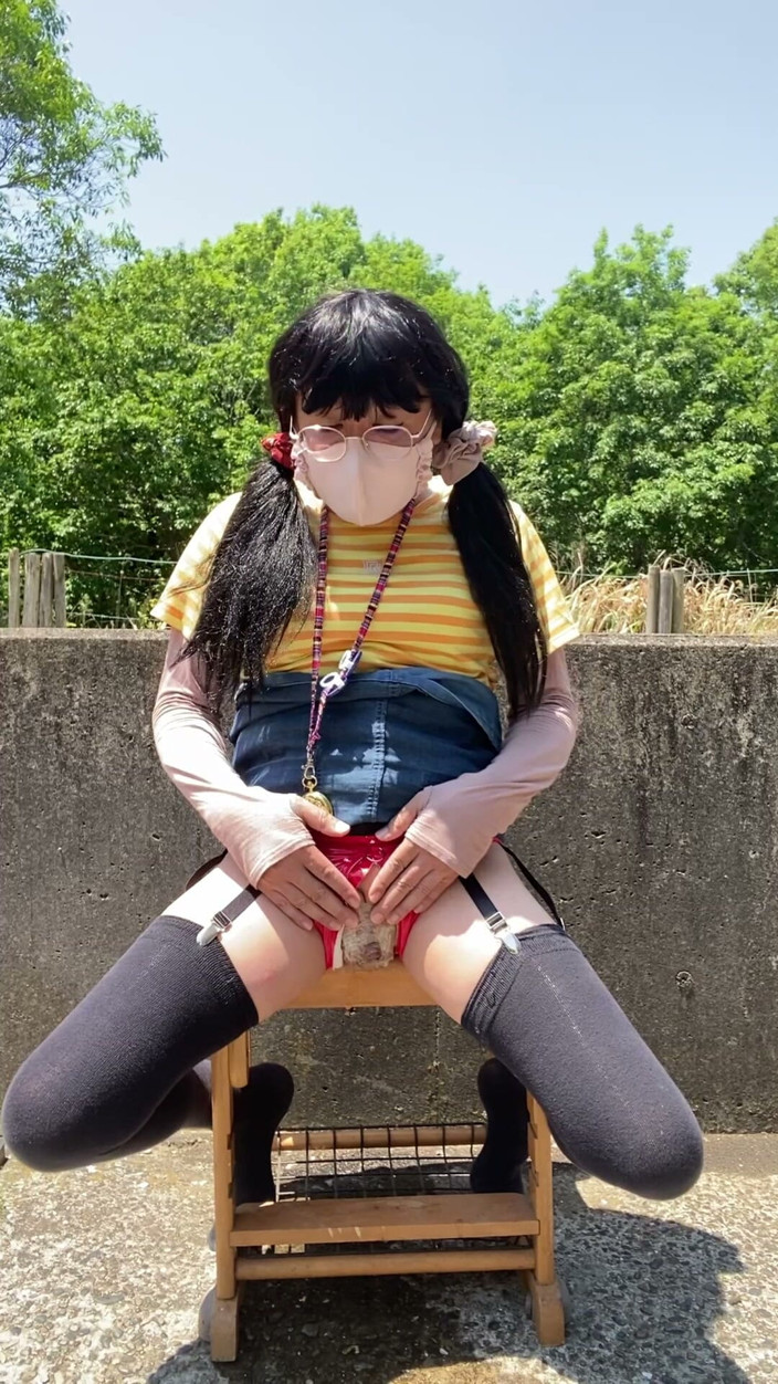 megu2002: No. 228 Peeing in Split-crotch Shorts