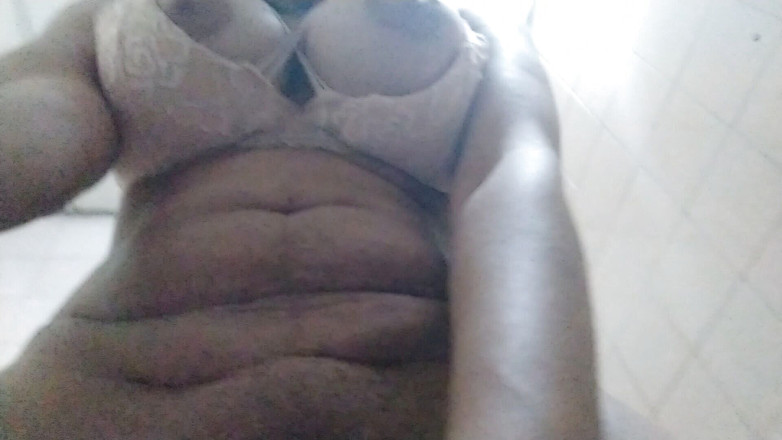 MuslimWifeyX: Video completo di miLF araba musulmana si masturba e schizza...