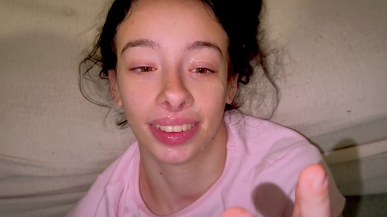 Cute Italy Teen: Stoute stiefdochter beft stiefvader lul als stiefmoeder niet thuis is