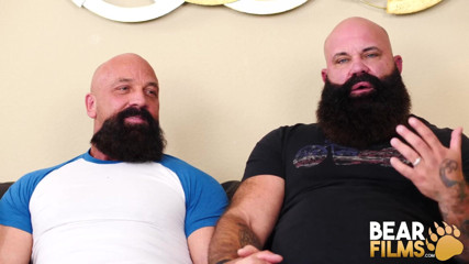 Bear Films: Bearfilms harige beren Jayson West en Victor West Raw