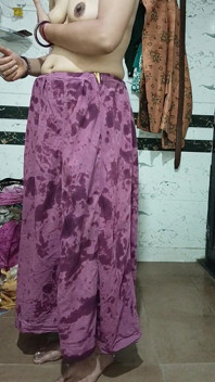 Priya Bhabi Sexy Styl Body Show