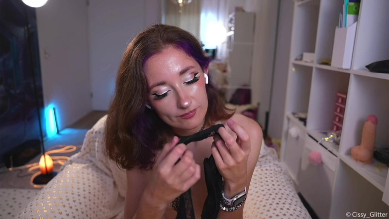 Cissy Glitter: 내 더러운 팬티를 핥고 놀아