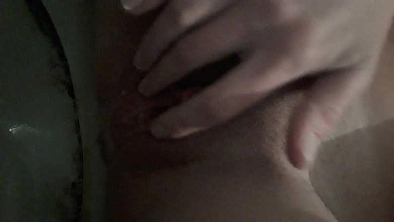 Mistress_GR: Mistress pissing in the toilet