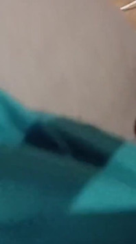 私はセックスをしている私の継娘を撮影し、私の猫を自慰行為します