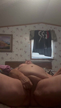 Love on My Granny‘s Slutty Nakedness