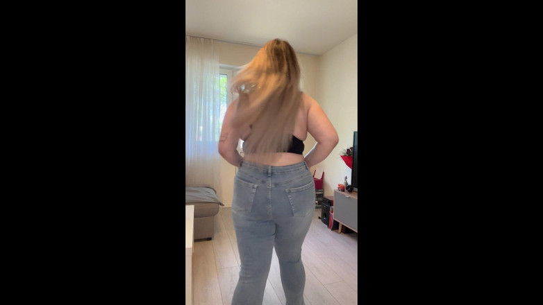 Your fantasy studio: Jeans attillati, gas allentato: scoreggia camminare