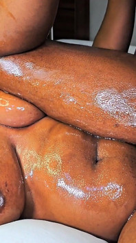 Nenek berusia 88 tahun dikongkek kedua-dua lubangnya oleh doktor gay