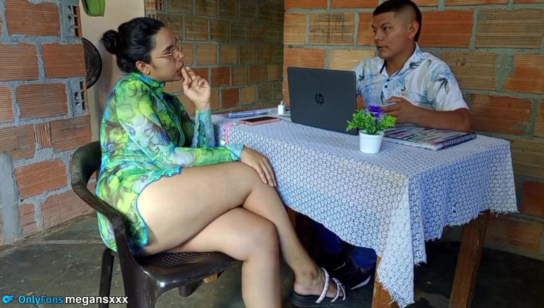 MeGanSxx: Rozmowa kwalifikacyjna kończy się spermą w ustach dla dziwki