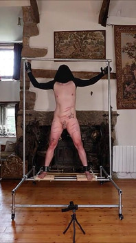 Frusto zero sul telaio bondage
