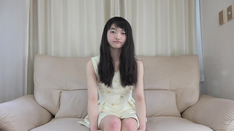 Japan Lust: Drobná japonská amatérská teenagerka je ošukaná do creampie