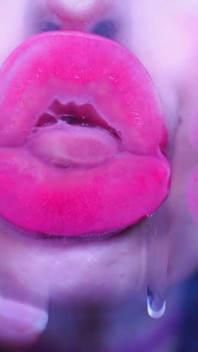 Rosa lippenstift-kuss