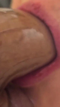 그녀의 오르가즘 후 하드 콘돔으로 나를 따먹을 때 거유에 대한 보기 그리고 모든 정액은 젖탱이로 가네
