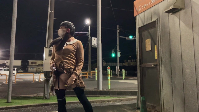 megu2002: Instruction de l’entraîneur, exposition n° 6, masturbation sur le parking en...