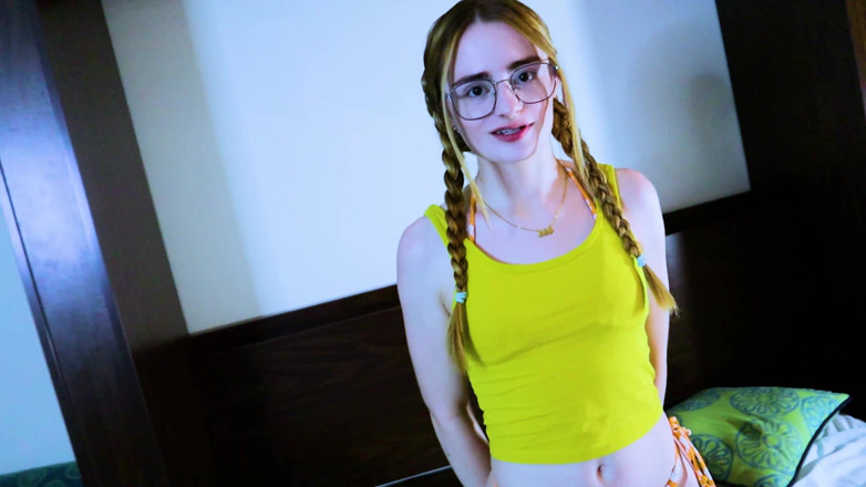 Smash Thots Films: I Smash Nerdy College dziwka Reese Robbins w pokoju hotelowym