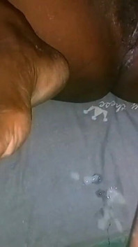 紧致的乳白色