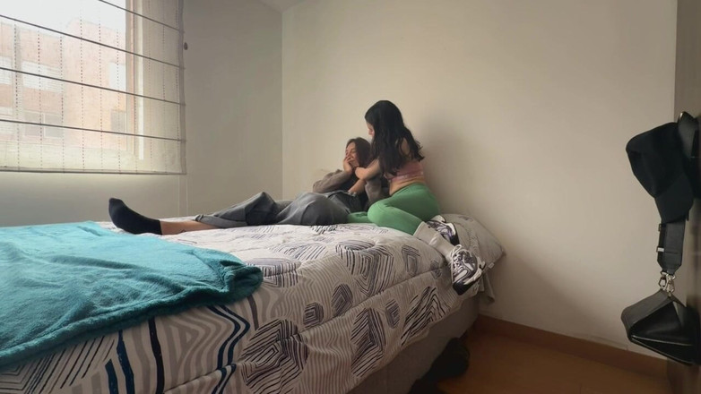 scarlettandc: Bir lezbiyenle yatmanın ne kadar ateşli olduğunu bilmiyorsun