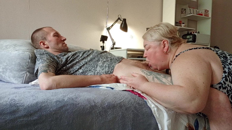 Zona901: Tchýně jemně saje ptáka, dokud se nevystříkám